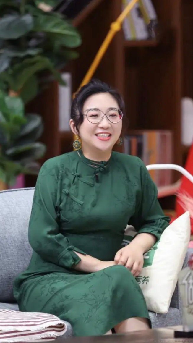 傅首尔#绝不能也不应该让瘦成为美的定义,健康美才是真的美.-度小视