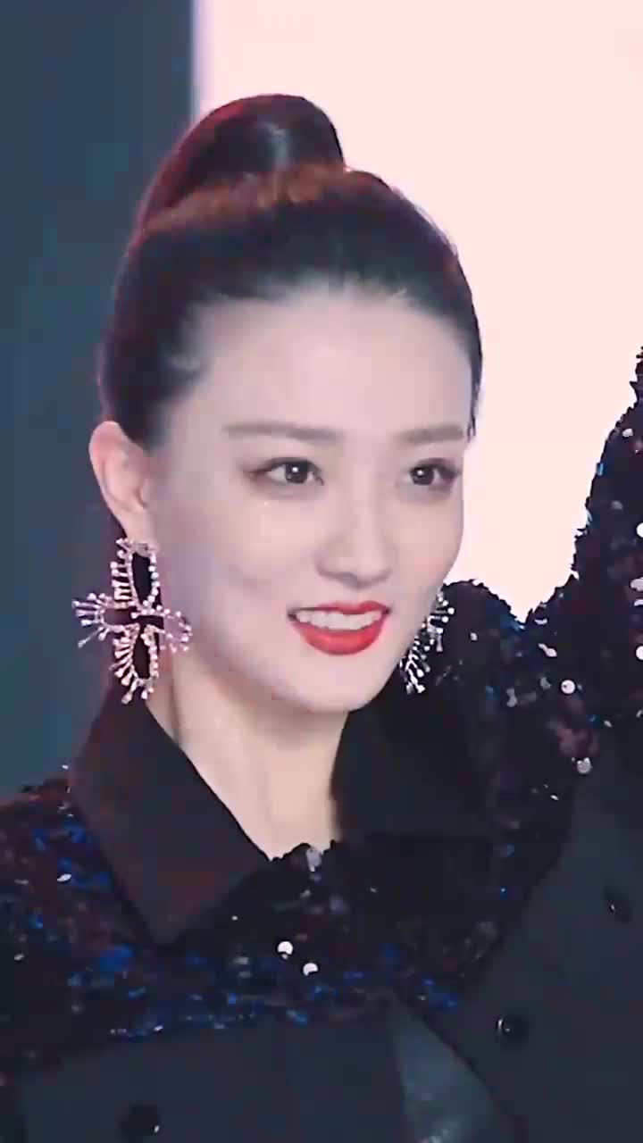 徐璐不愧是退伍军人这气质真的是与生俱来的