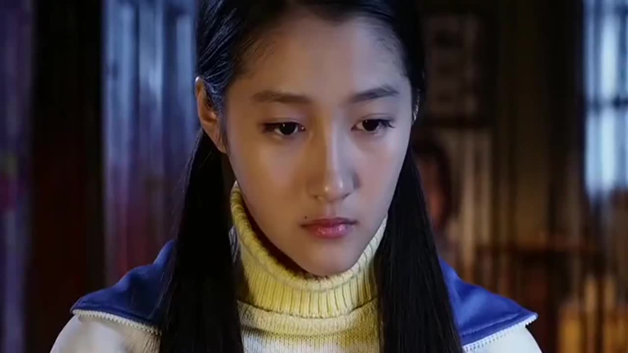 搭错车:关晓彤看着熟睡的父亲,把准考证剪碎,心疼