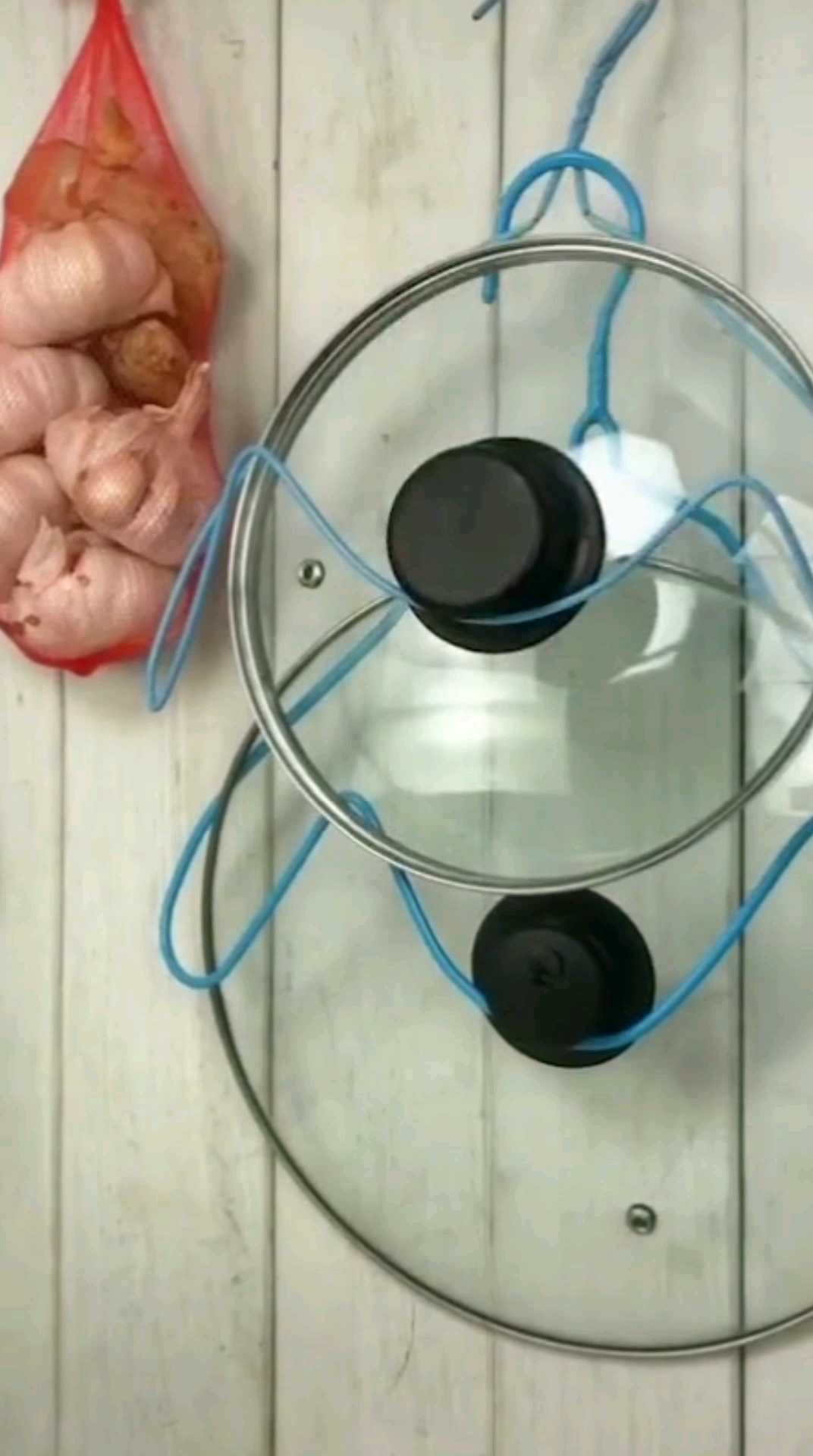 衣架这样做方便放锅盖