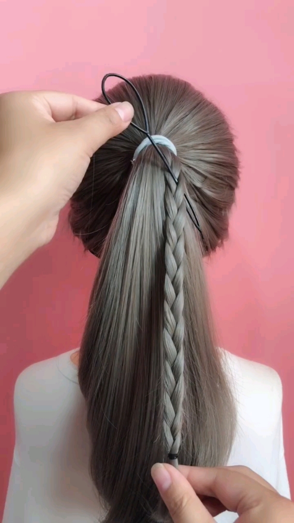 马尾辫也能编出这么好看的发型