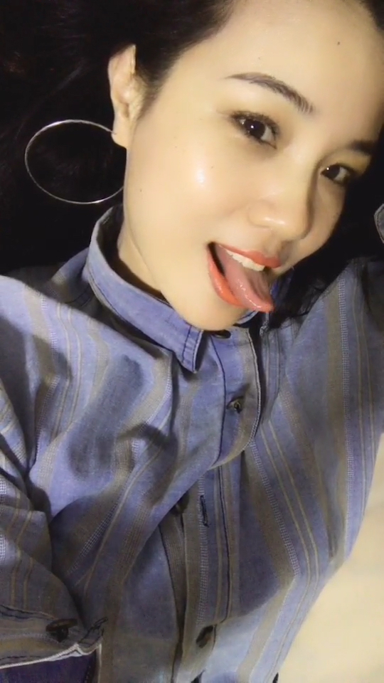 我怎么这么好看#别别别这样～这美女的舌头真是绝了