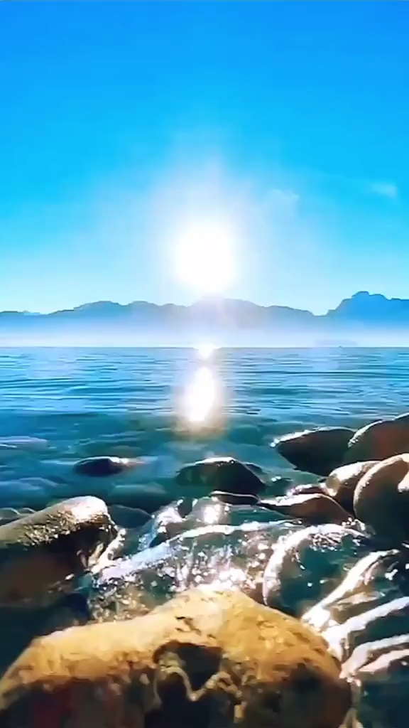 我要上热门#微波荡漾醉落日,曲中不见真心人