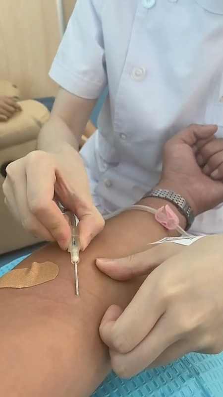 我要上热门#无偿献血,这针看其来好粗