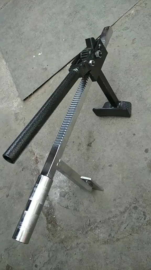 自制电动车摩托车扒胎神器!-度小视