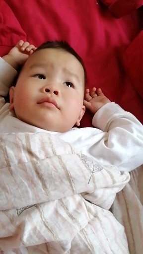 搞笑萌娃#刚睡醒的小娃娃