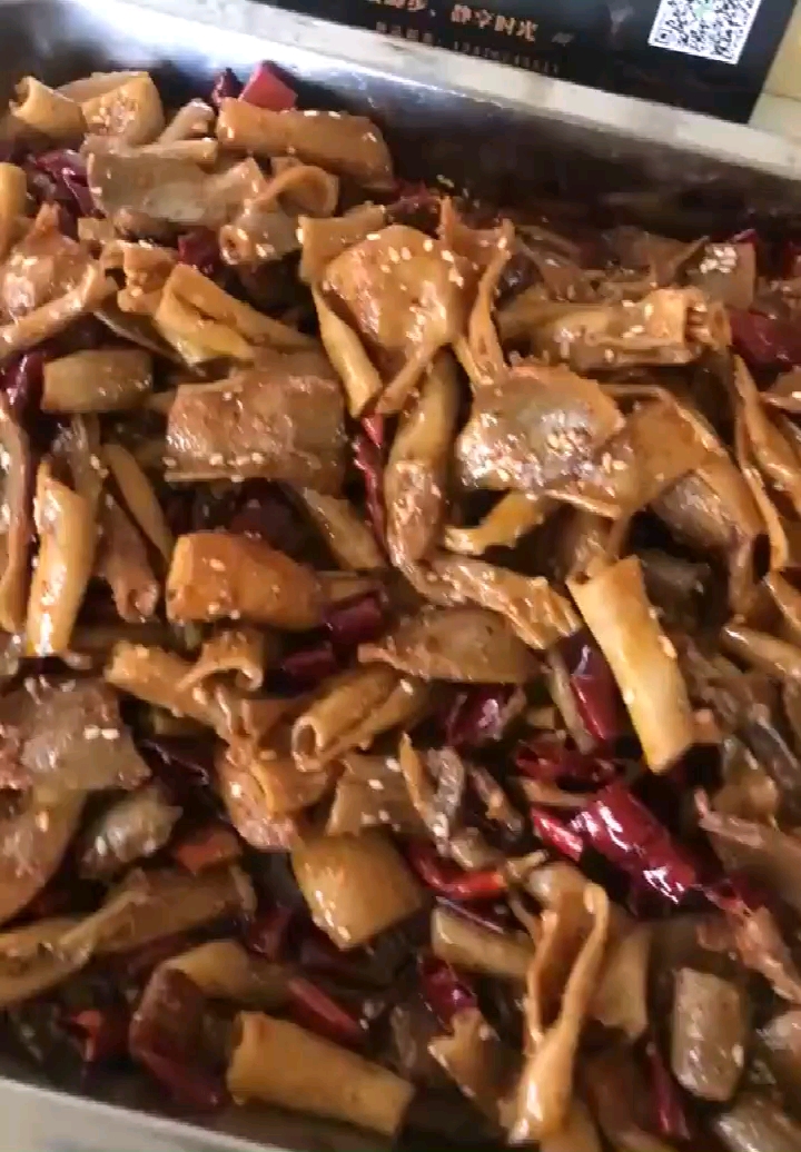 家乡特色美食#美味十足的鸭菌把,追剧必备良品哟!