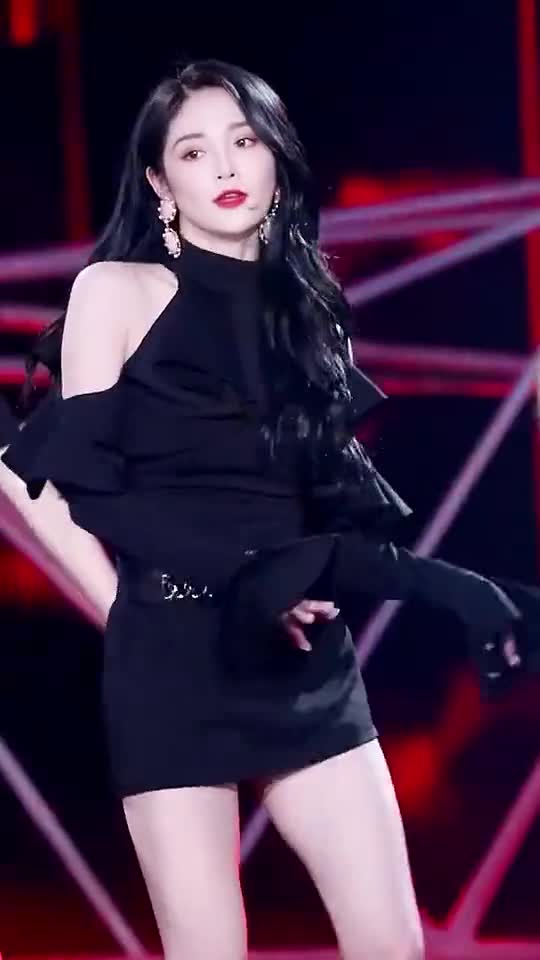 周洁琼的舞蹈真是好美哦!#周洁琼#这样的身材打几分#好看的小姐姐