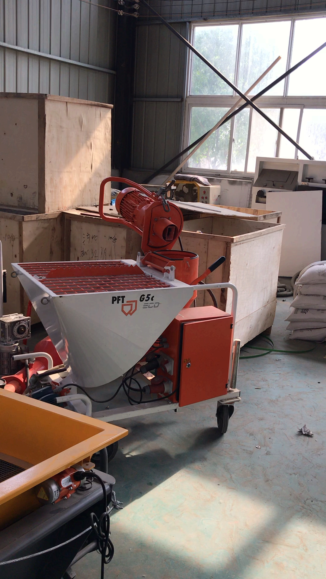 全自动石膏喷涂机出发了