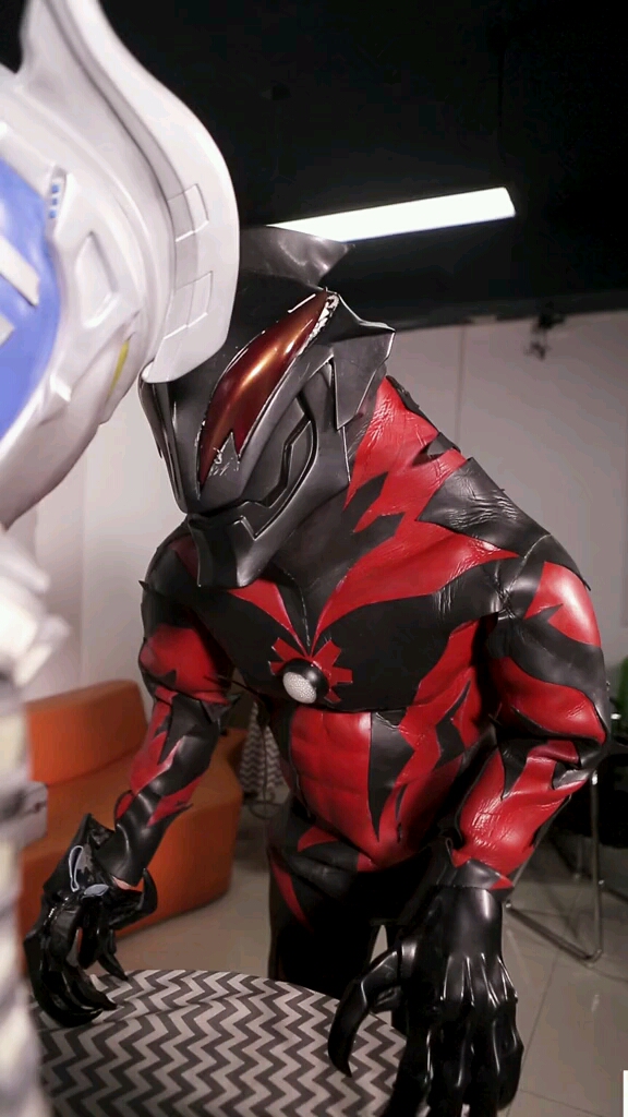 驼背的贝老黑 行吧!你#坦克 更厉害!