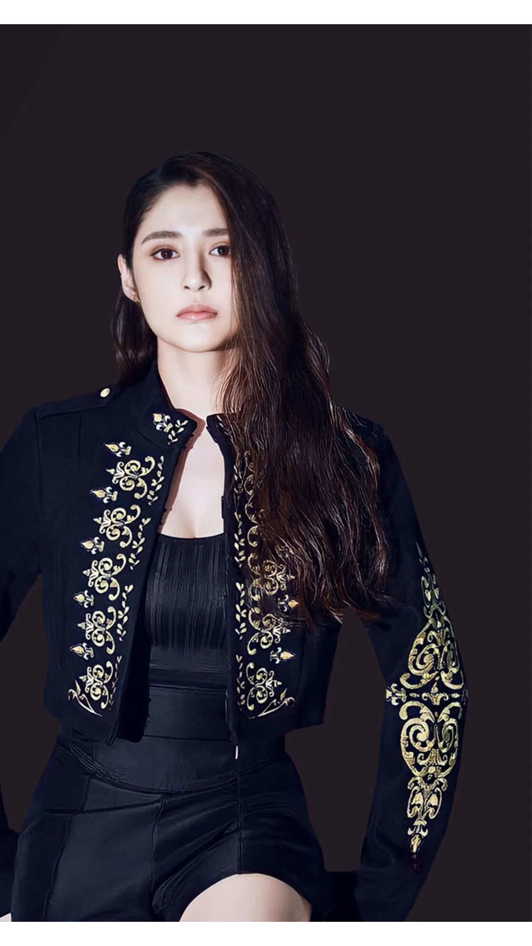 直播中的李心艾模样大变曾自称没整容过