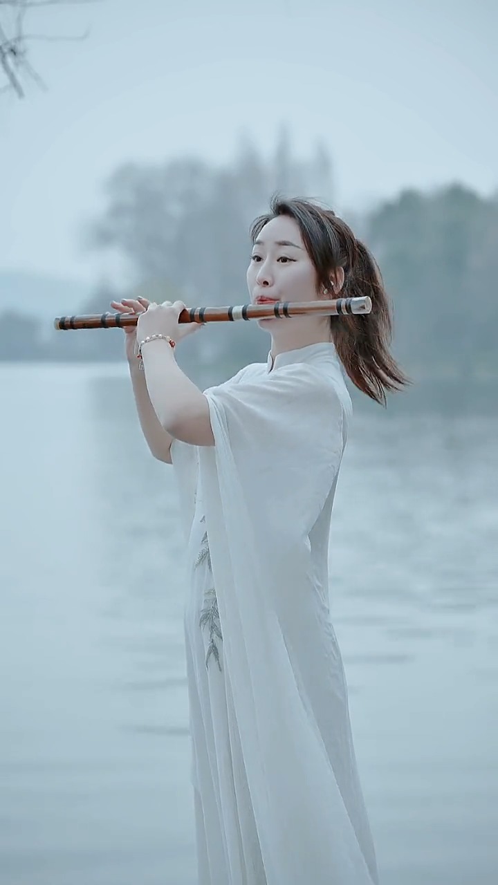 古典中国风#国风古韵民乐艺术欣赏,竹笛《世界上那么