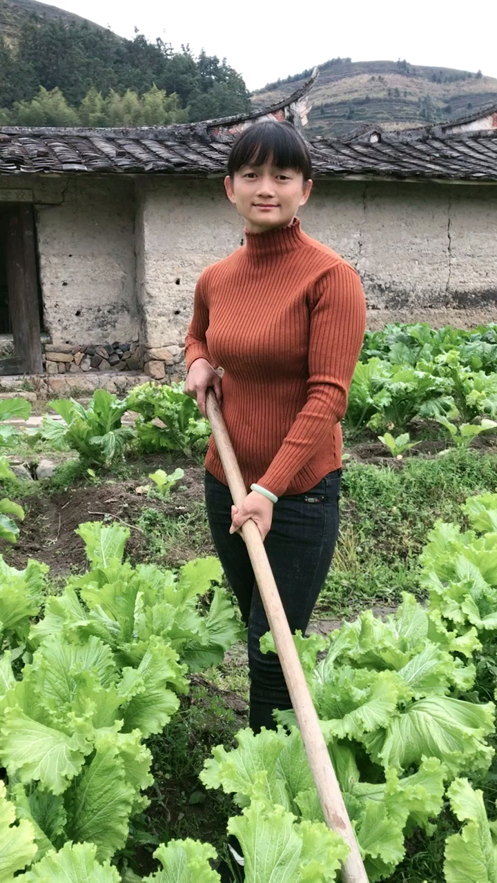 看看主页,你会关注我,农村茶妹