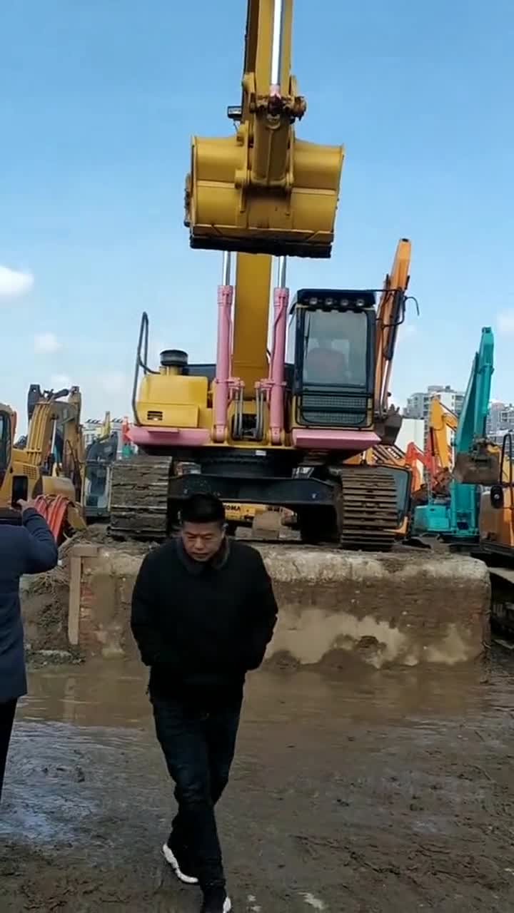 开了二十年挖机的老师傅,上平台都叫人害怕,也就你敢这样!