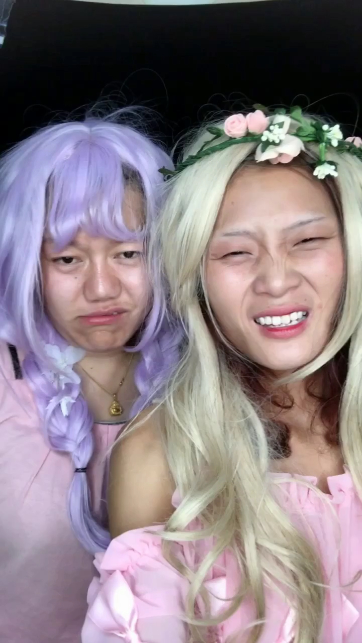 比赛妆扮芭比两人互相嫌弃丑,妆后芭比看谁最美惊呆比赛现场