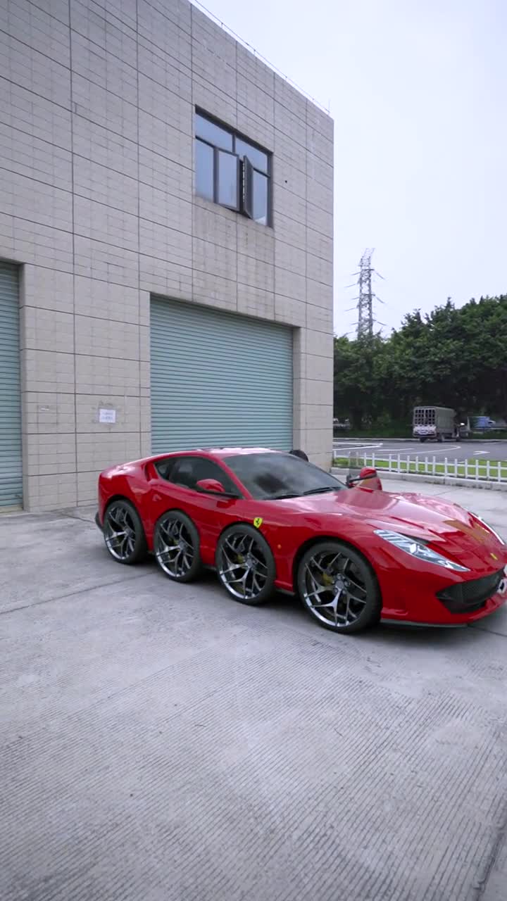 相亲对象问我开的几个轮子的车,我说八个,她头也不回的的走了