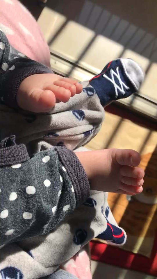 小脚丫丫 好可爱