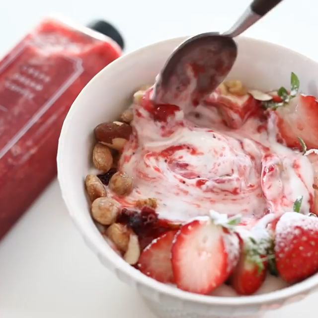 全民晒年货#草莓酱草莓酸奶