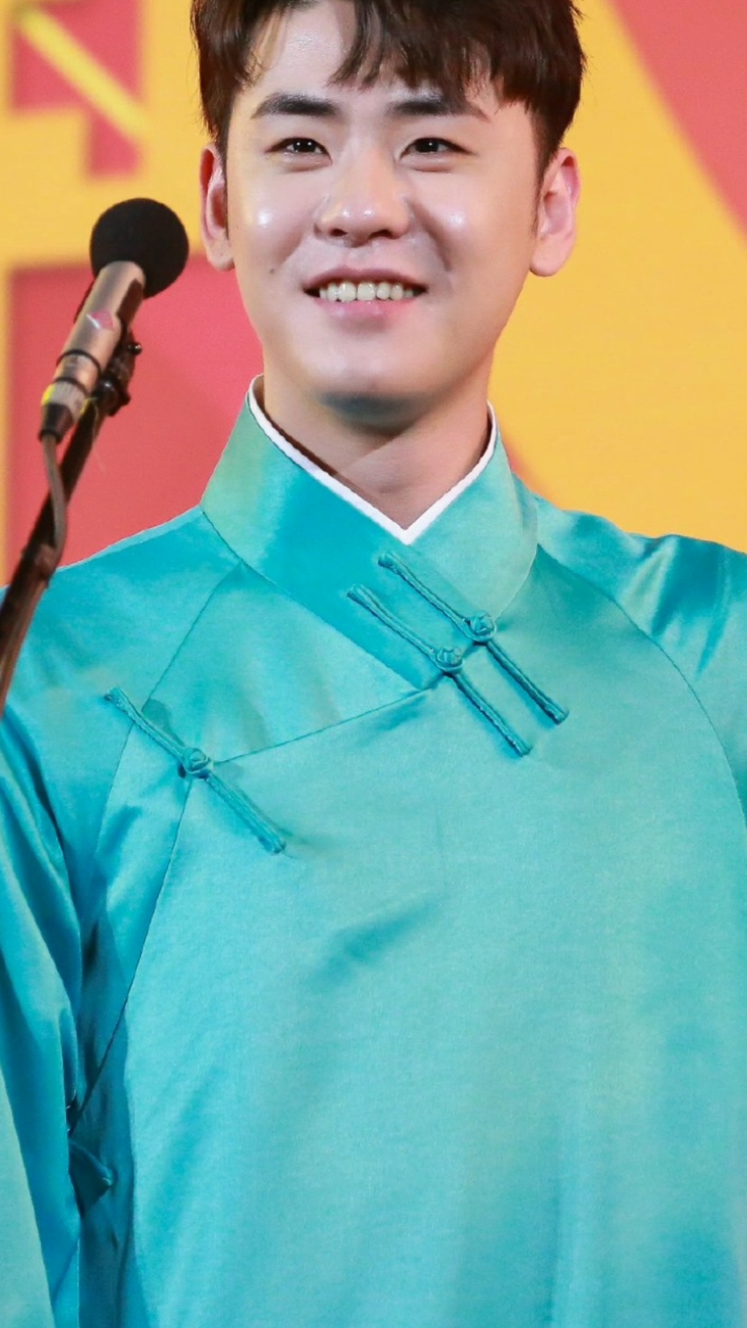 二爷娇羞的笑啊!