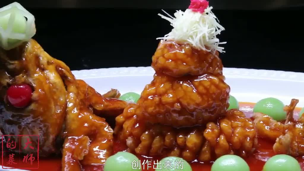淮扬菜非遗传承人薛泉生展示一道自创菜品翠珠鱼花酸酸甜甜既好看又