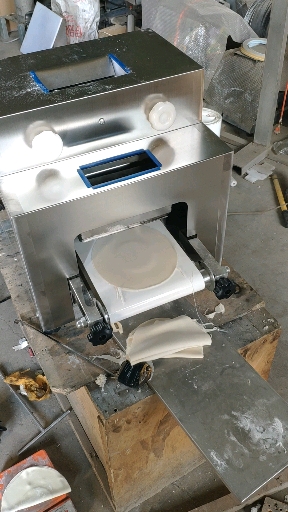 烤包子#烤包子皮机,试机效果!