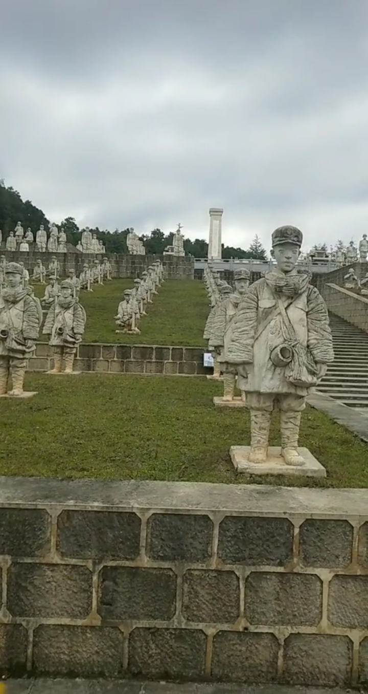 铭记历史 松山战役 这是一群13岁-15岁的娃娃兵  第二次来看他们