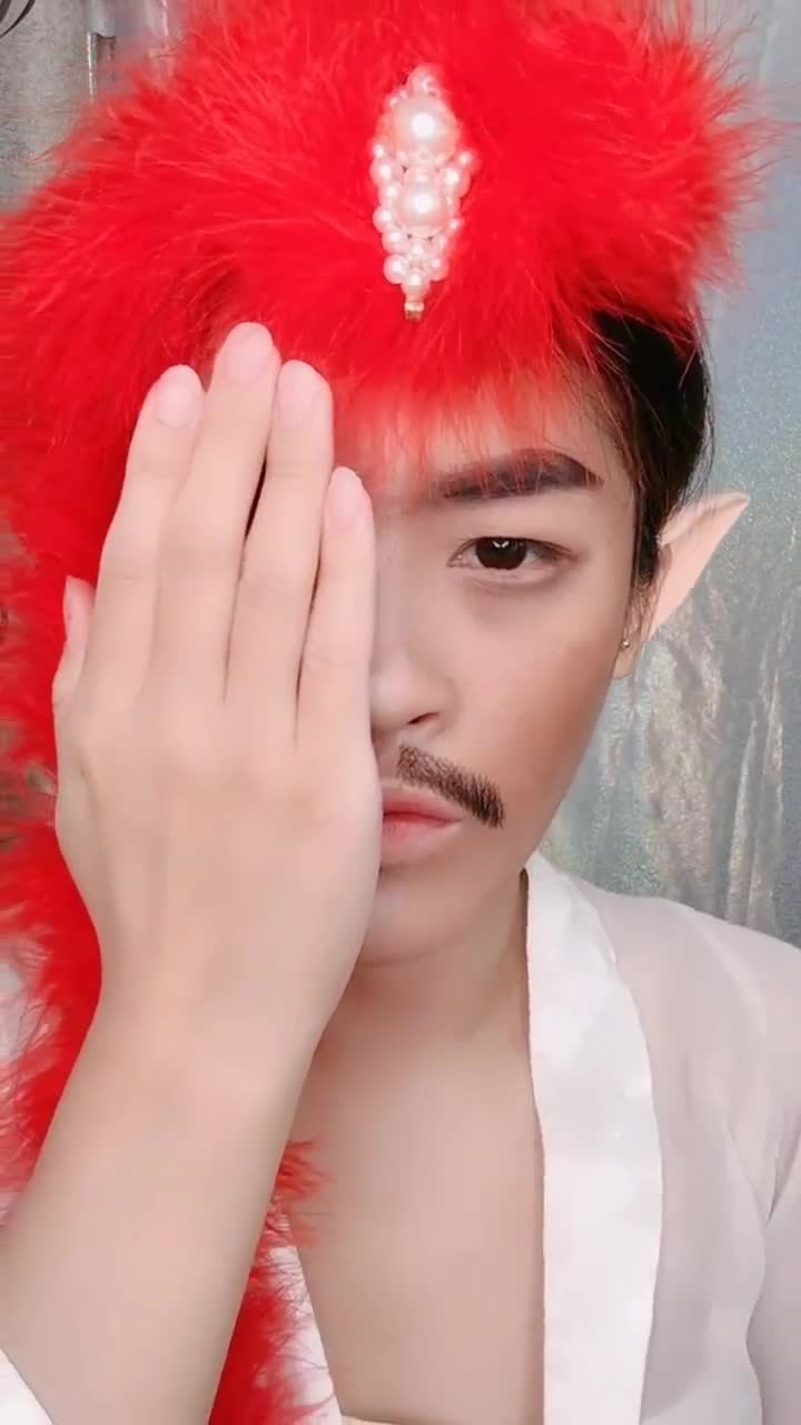 小伙仿妆妲己,拿下手后惊艳了,这才叫倾国倾城!