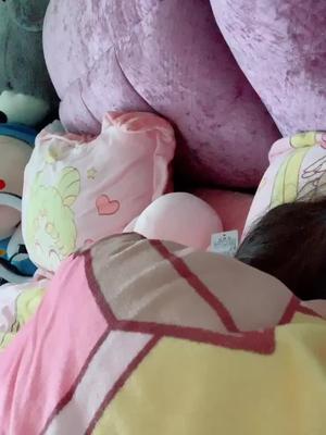 因为太冷不想起床下雨天难道被窝不香吗#女生可以懒到什么程度