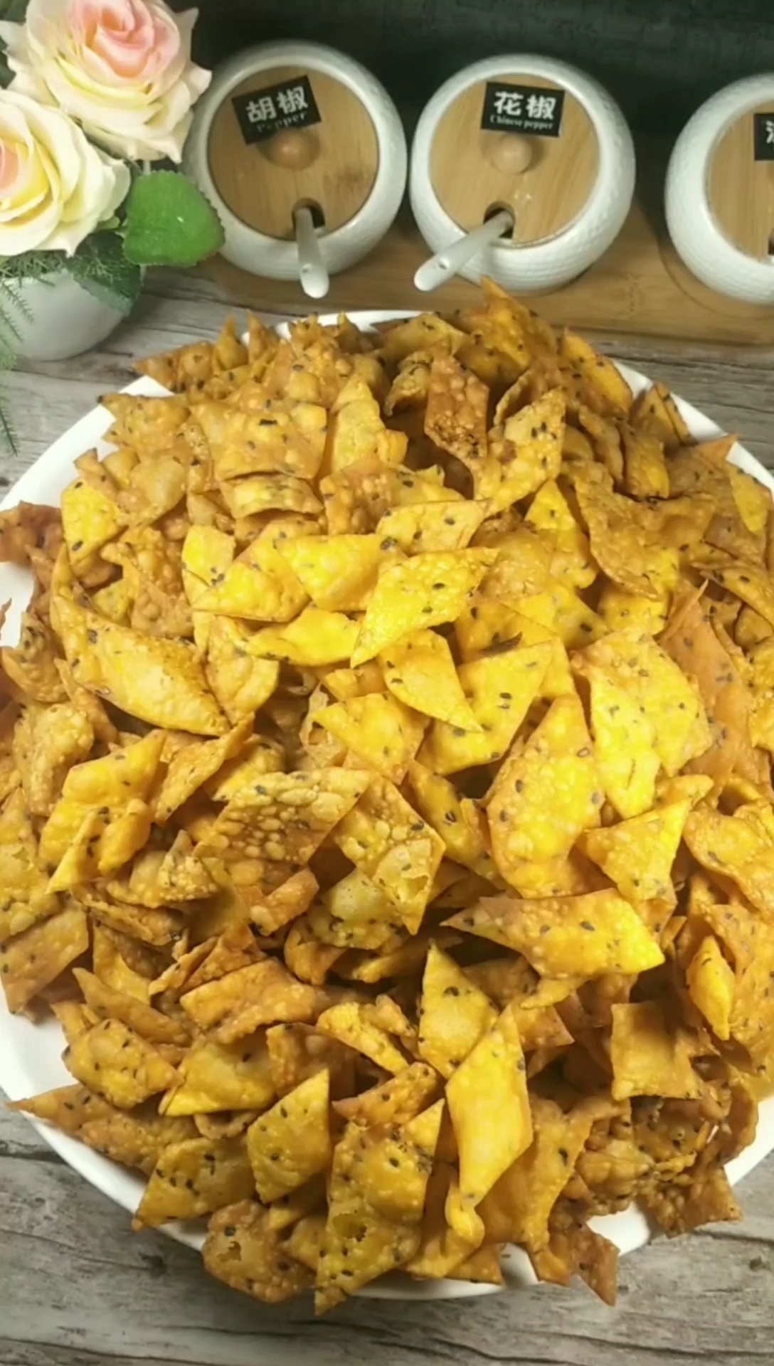 自制美食#休闲小零食炸面片,简单易学.-度小视