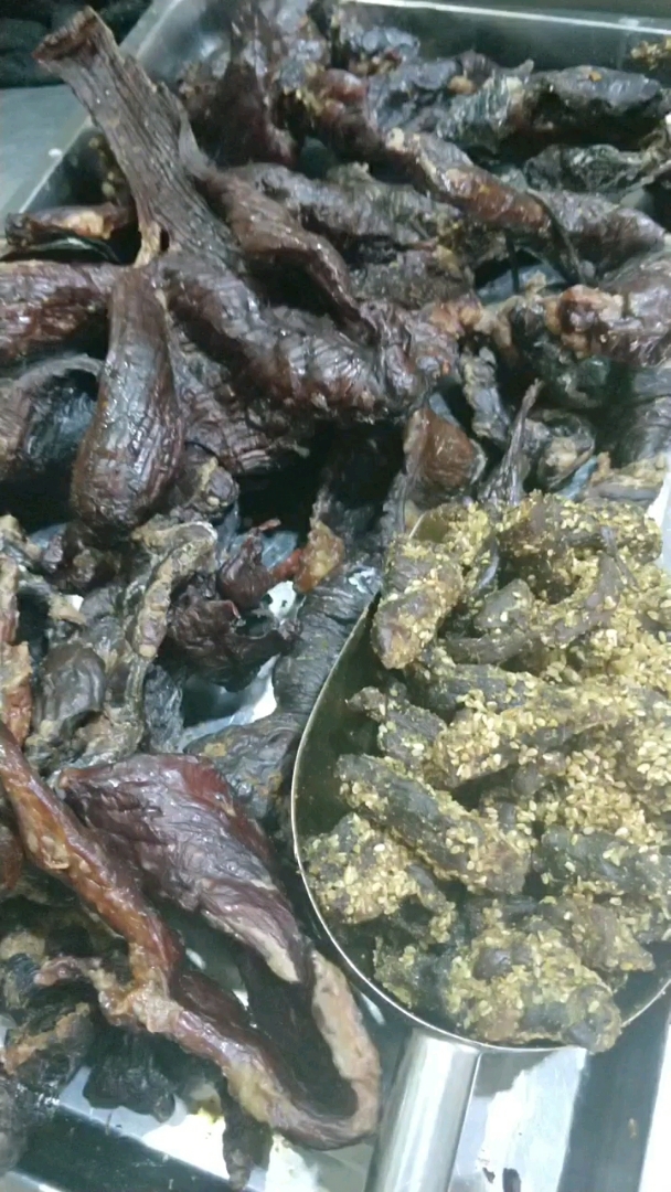 新鲜牛肉现烤牛肉干,内蒙特产巴彦淖尔临河区的最美味