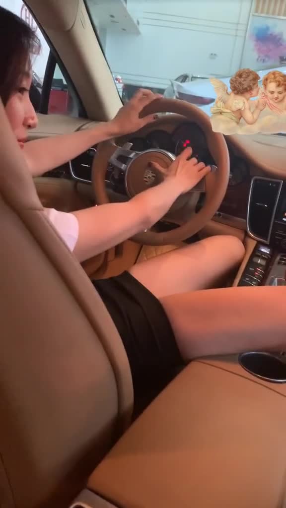 变声保时捷美女御姐女仆性感美黑夏天的风性感腿精