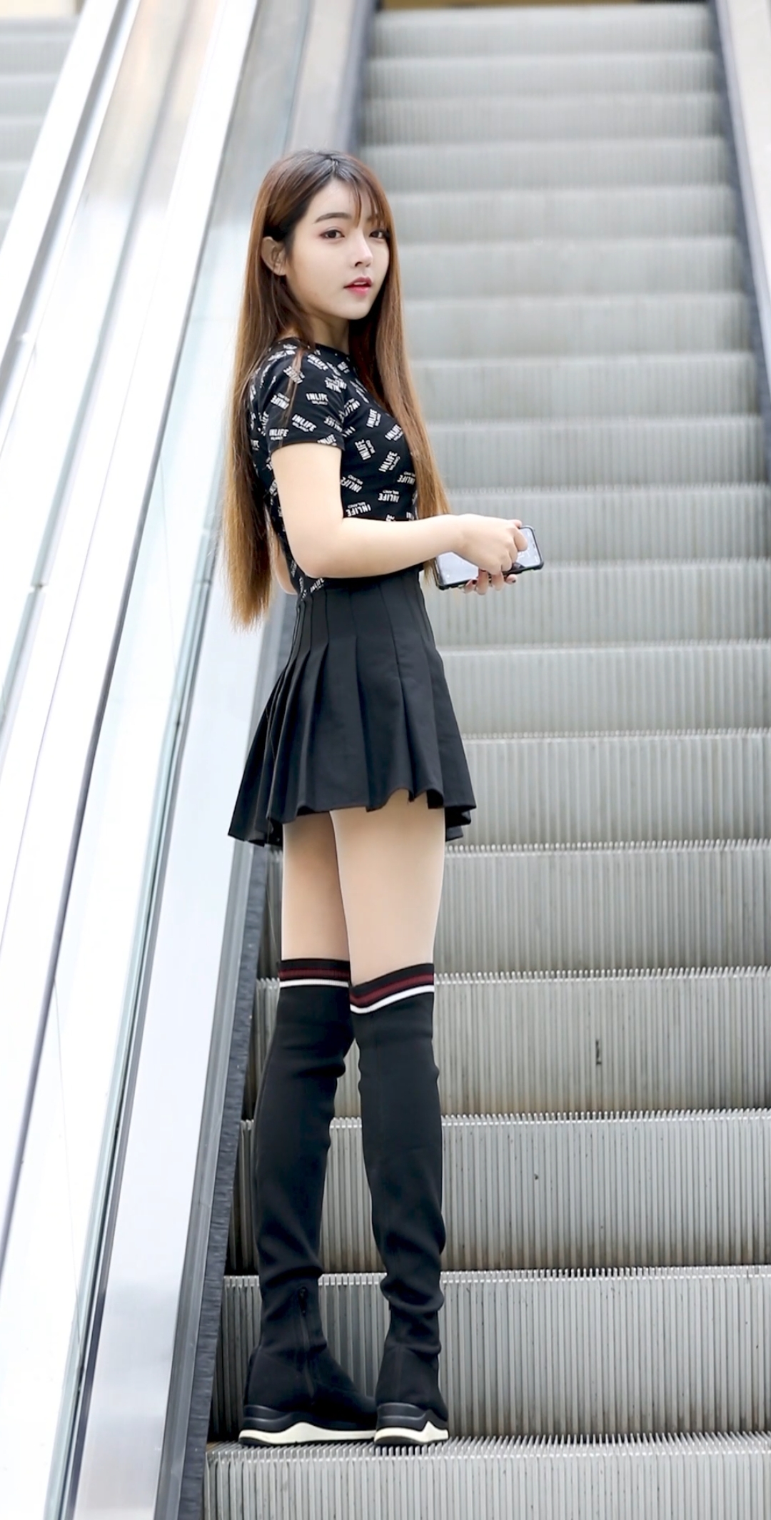 这么清纯的小姐姐,一定是每个男生心中的理想型初恋吧