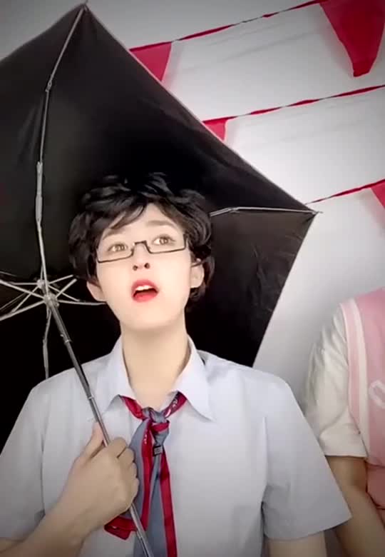 白娇娇扭脚还得看我