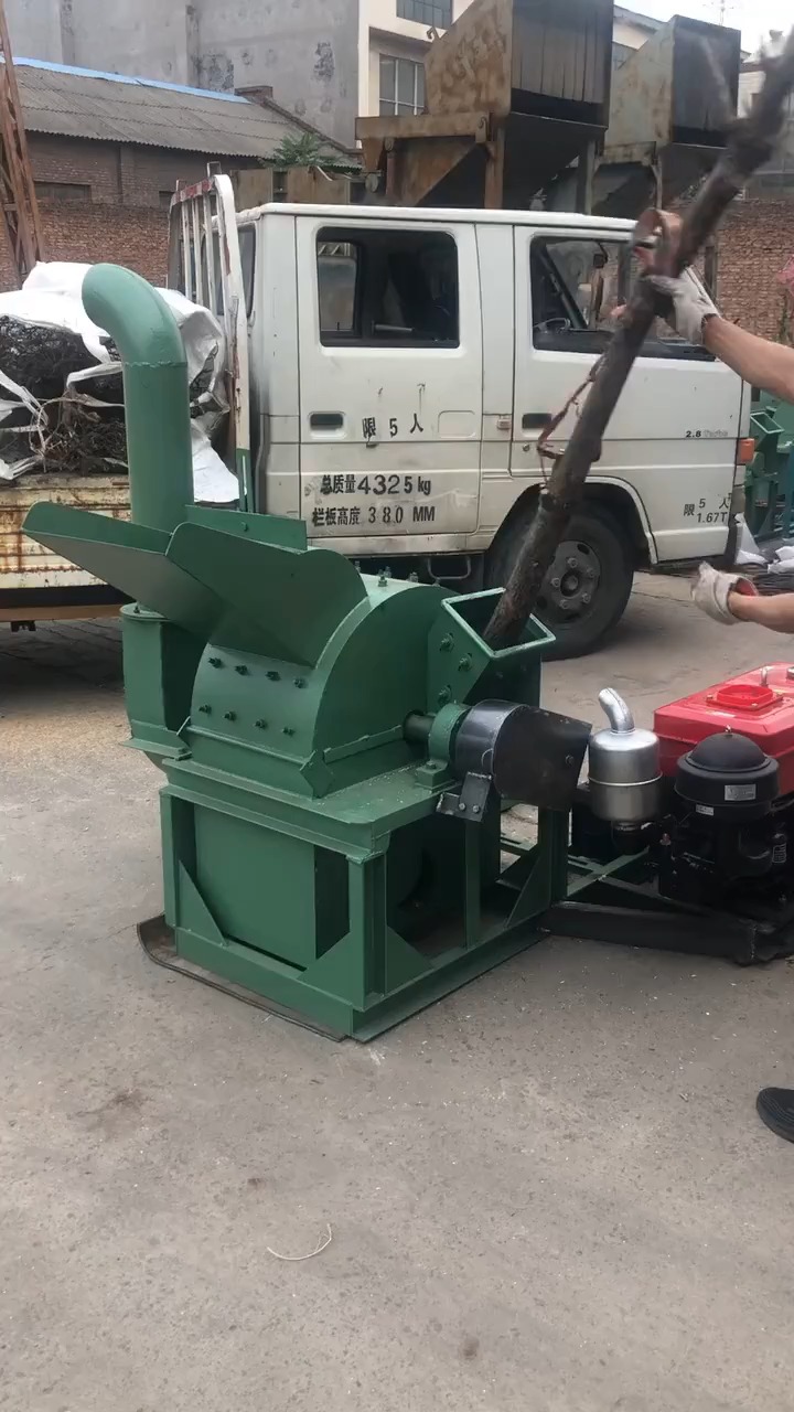 柴油机带动粉碎机#柴油机带动粉碎机,双口进料,粉碎快速,环保高效