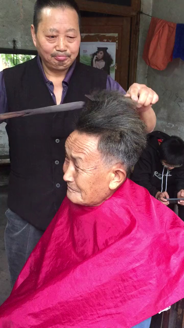 老手艺,火钳烫发