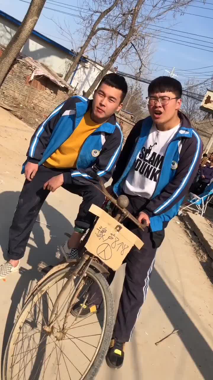 双击评论铁娃二弟每晚点零食直播o