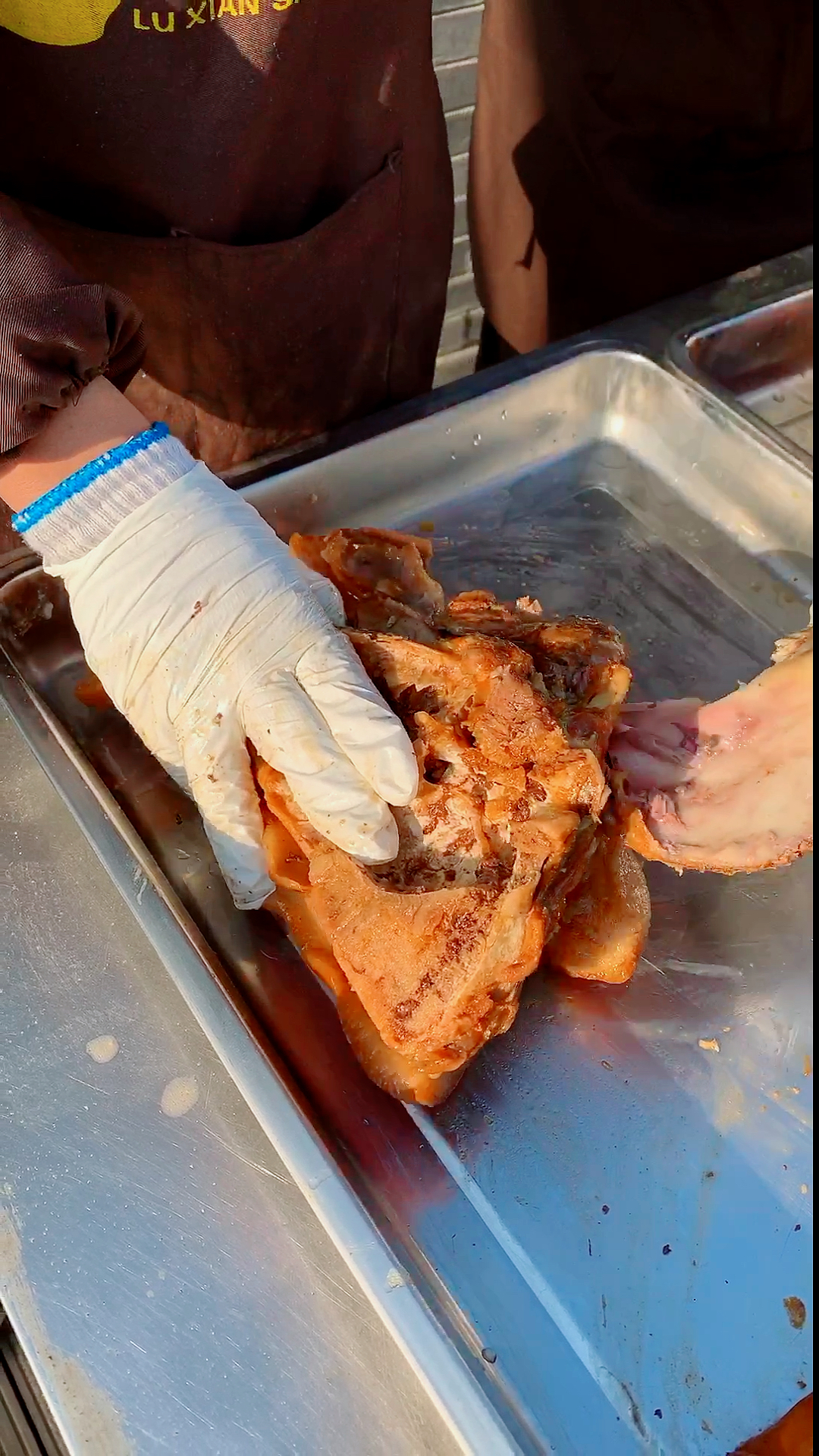 徐州猪头肉,小师弟剔骨练习