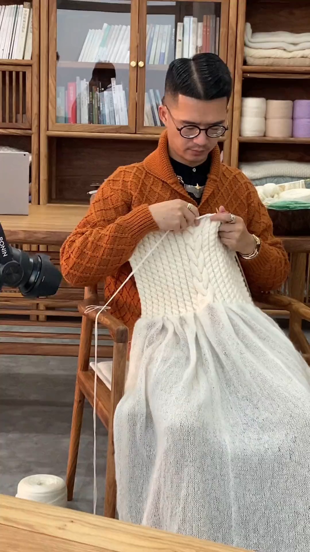 爱设计爱编织的毛衣小哥