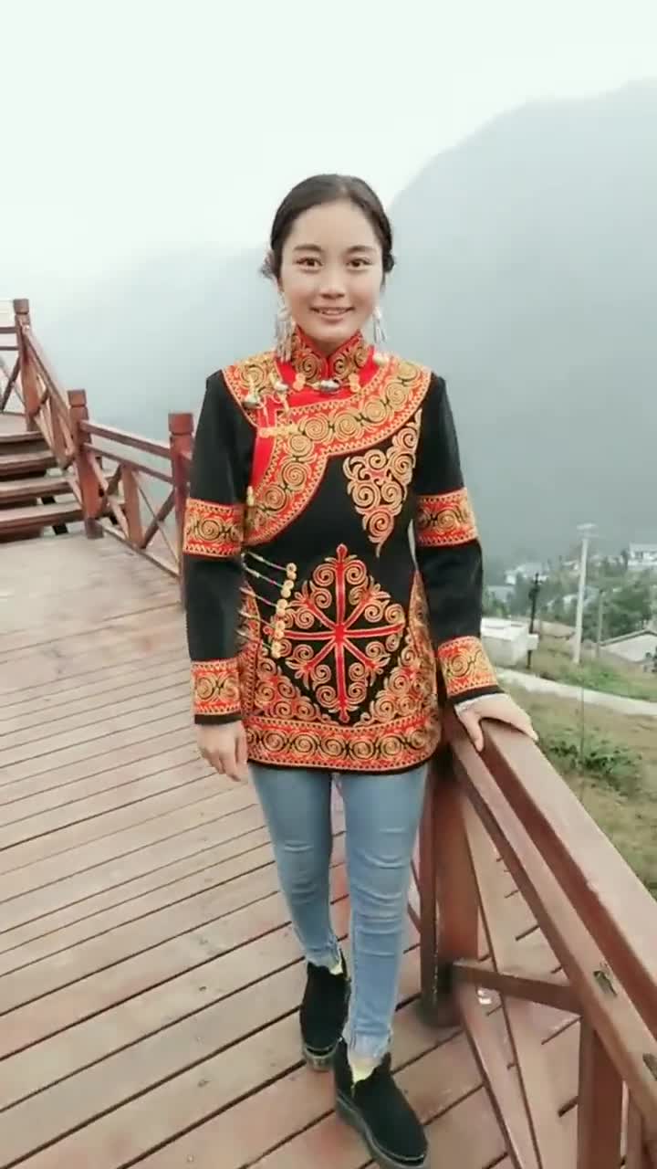 彝族的小姐姐是不是很漂亮,来自大凉山的淳朴妹子,老婆我来啦