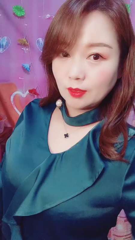 闺蜜不管你多大年龄长啥样只要你翻到我我就同意你愿意吗热门旺夫女人