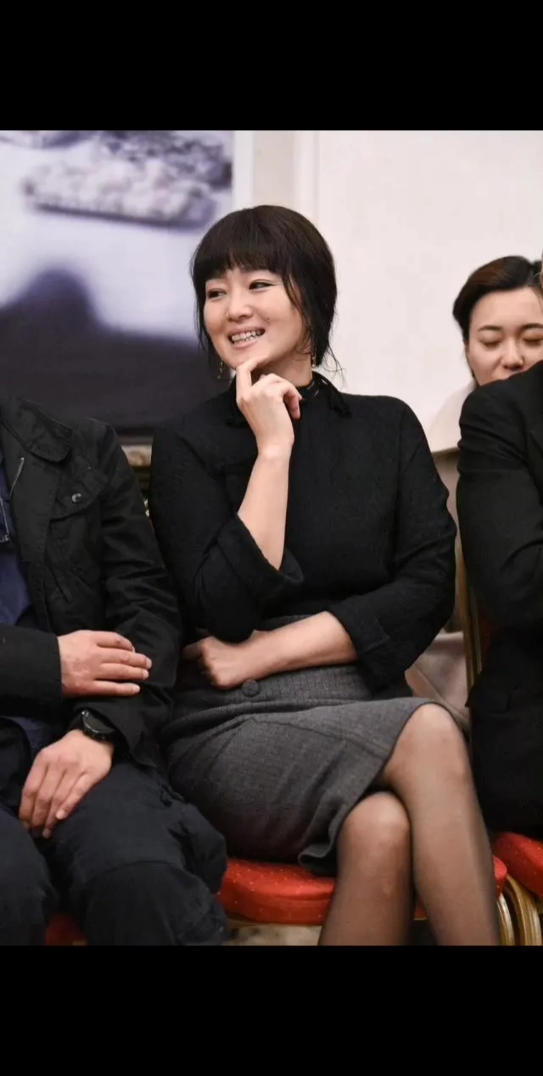 巩俐齐刘海造型显年轻