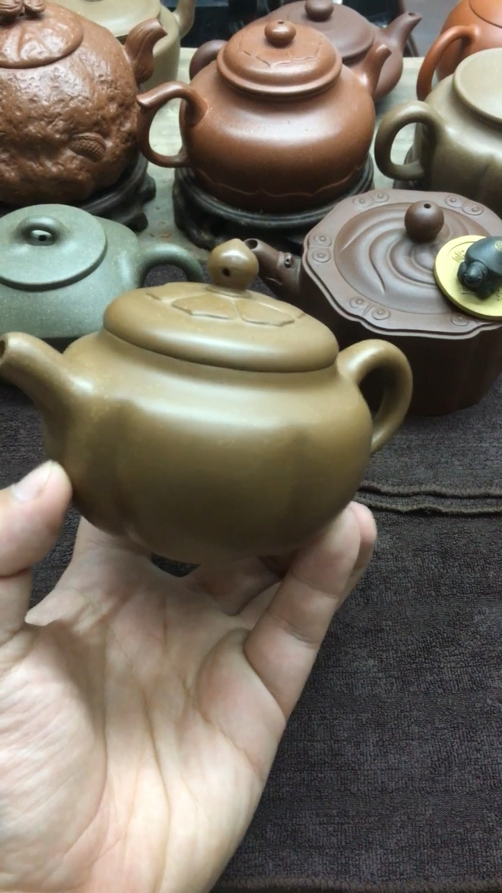 200cc黄降坡泥宝莲壶,喜欢的点个关注支持一下!