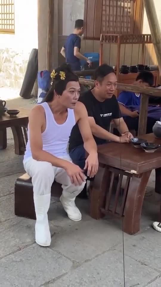 功夫明星一一钱小豪,男扮女装也是很帅的