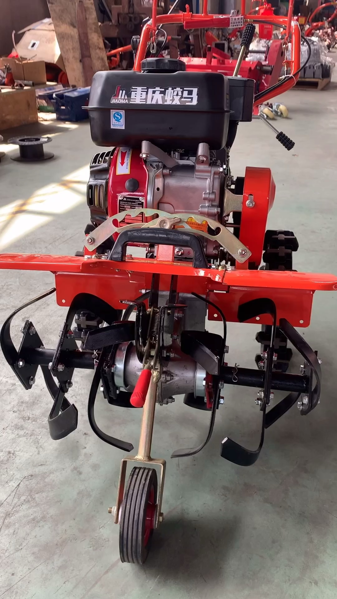 四驱前旋微耕机