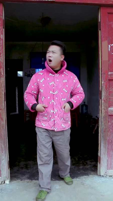 我要上热门#农村小伙为了占便宜绞尽脑汁,没想到受伤的总是自己,瘟怂