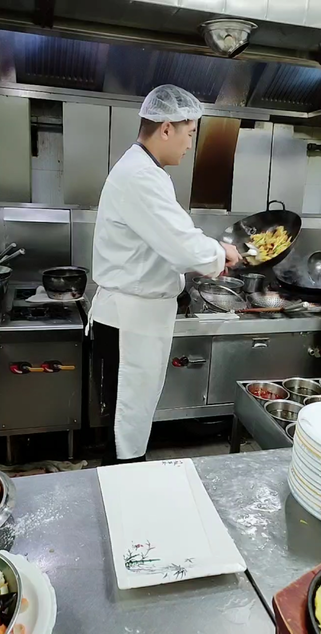 全民厨师#大饭店厨师炒个菜花都这么有食欲!