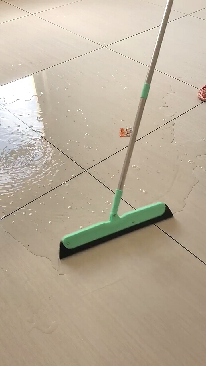 卫生间备一把这样的刮水拖把实在太方便了
