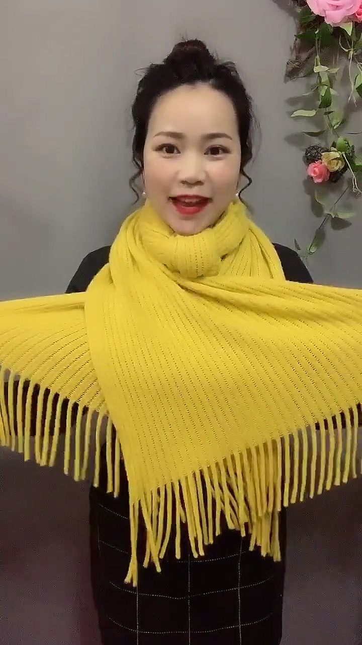 教你系围巾#围巾秒变衣服,出门老公没认出来