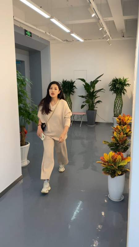 破壳计划#老婆事业刚起步,老公带着公司的人集体投奔!