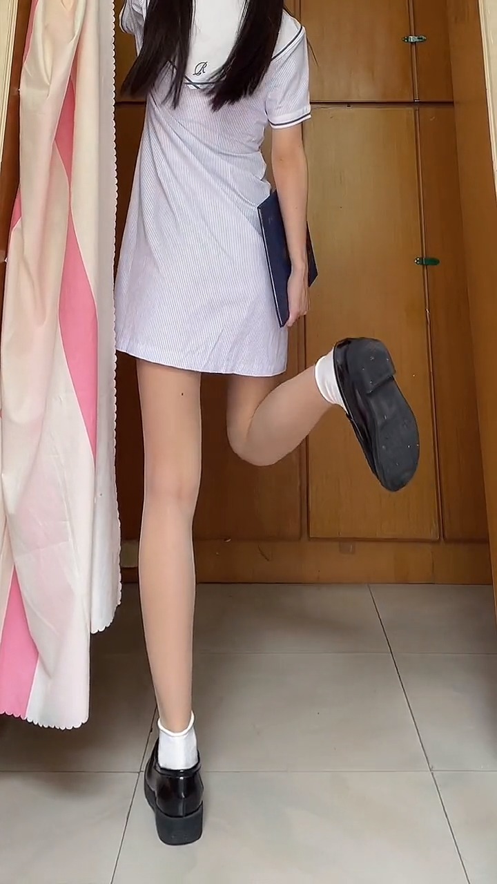 街拍美女#你的身高减去160还剩多少